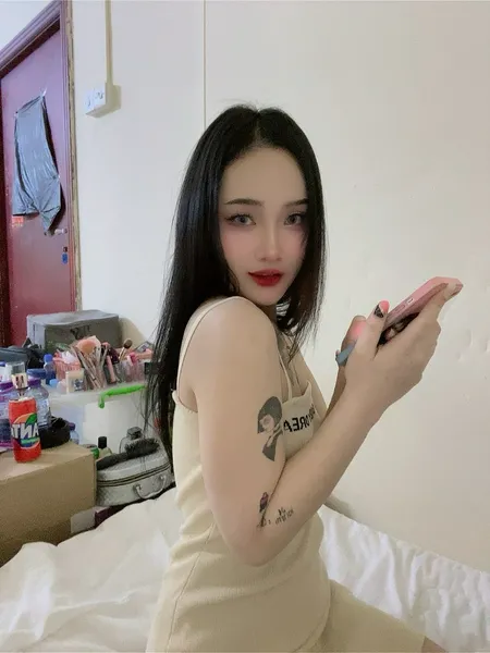 Escorts Bahrain Babie​ Small​ Girl