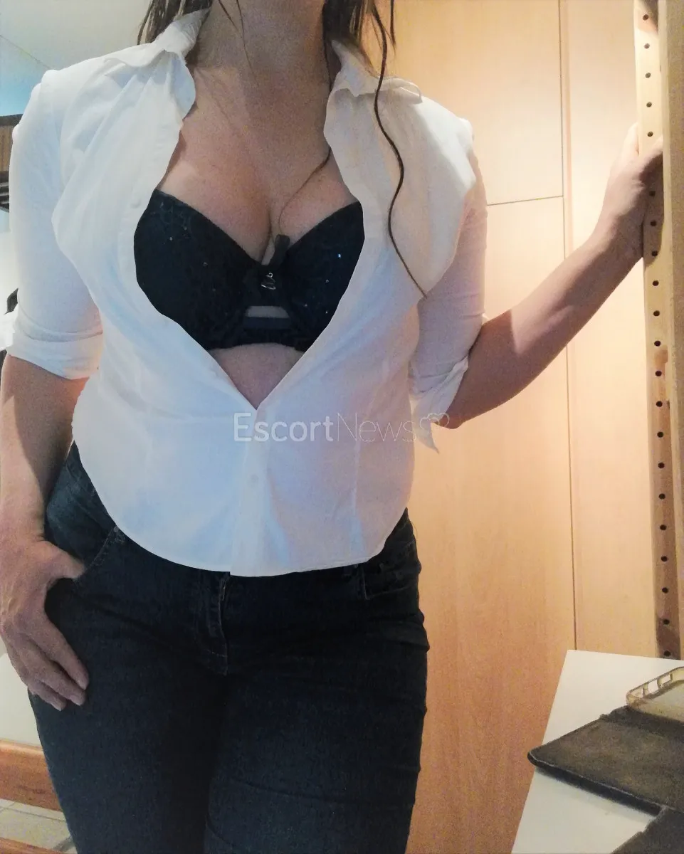 Escorts Netherlands Anouk