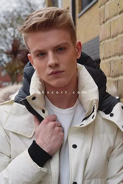 Escorts London, England BLONDIEBOYXXL