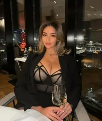 Escorts Dubai, United Arab Emirates Mari