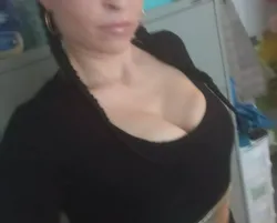 Escorts Guelph, Ontario Rowena