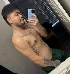 Escorts Oak Lawn, Illinois Handsome Latin looking to accompany you.