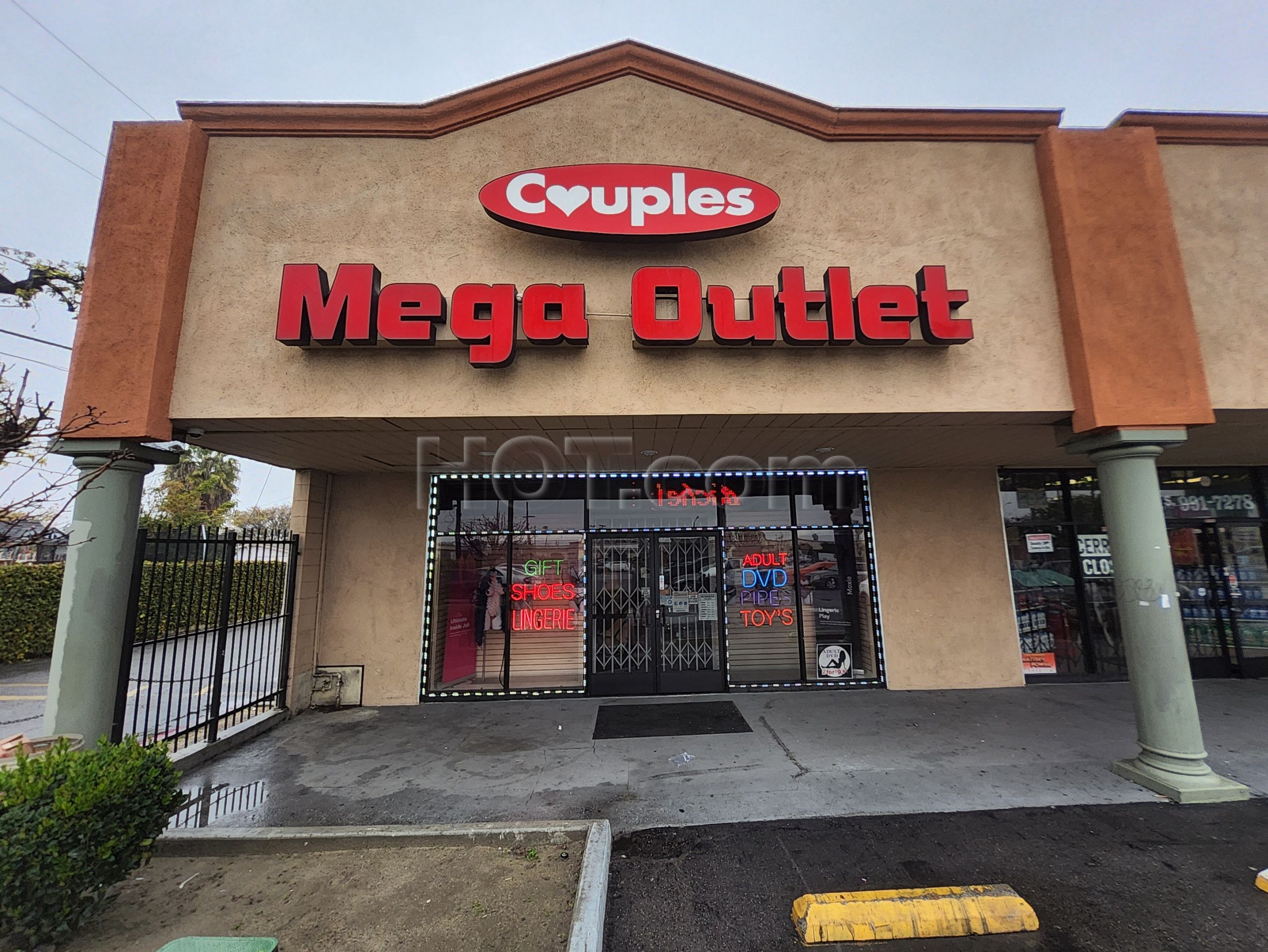 Anaheim, California Couples Mega Outlet