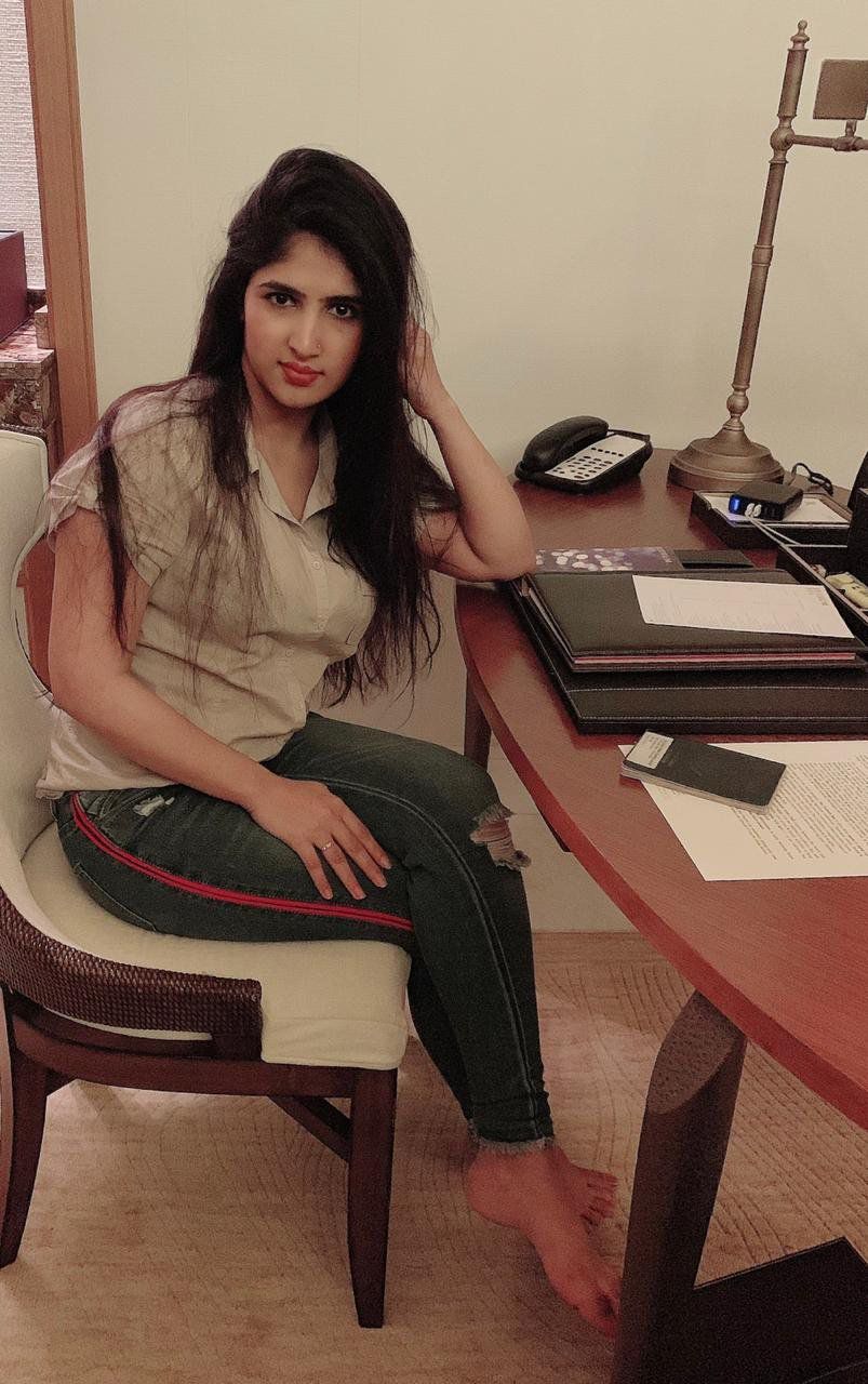 Escorts Dubai, United Arab Emirates Anugya Busty Girl