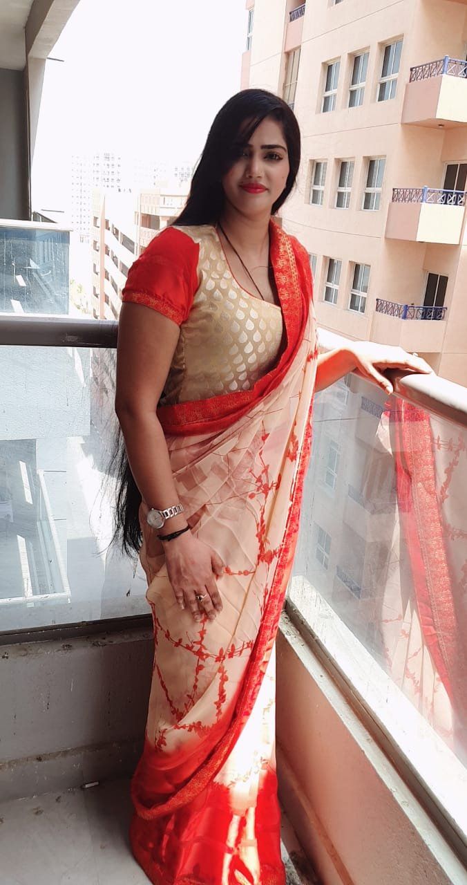 Escorts Dubai, United Arab Emirates Nandini Sexy