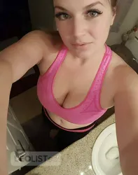 Escorts Victoria, British Columbia hot sexy mama ready for some hot sex (party favors available