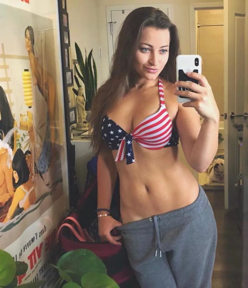 Escorts Besancon, France (Jeune fille sensuelle, discrète et angélique.)