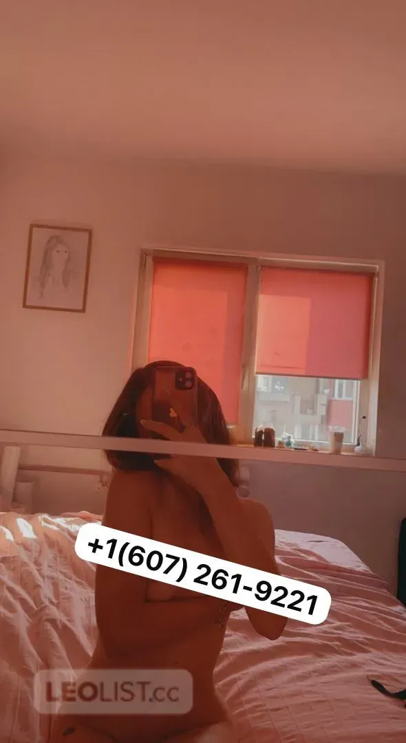 Escorts Vernon, British Columbia Ashley