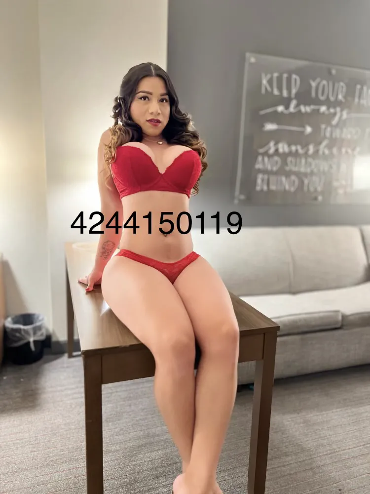 Escorts Riverside, California Sury🍆💦