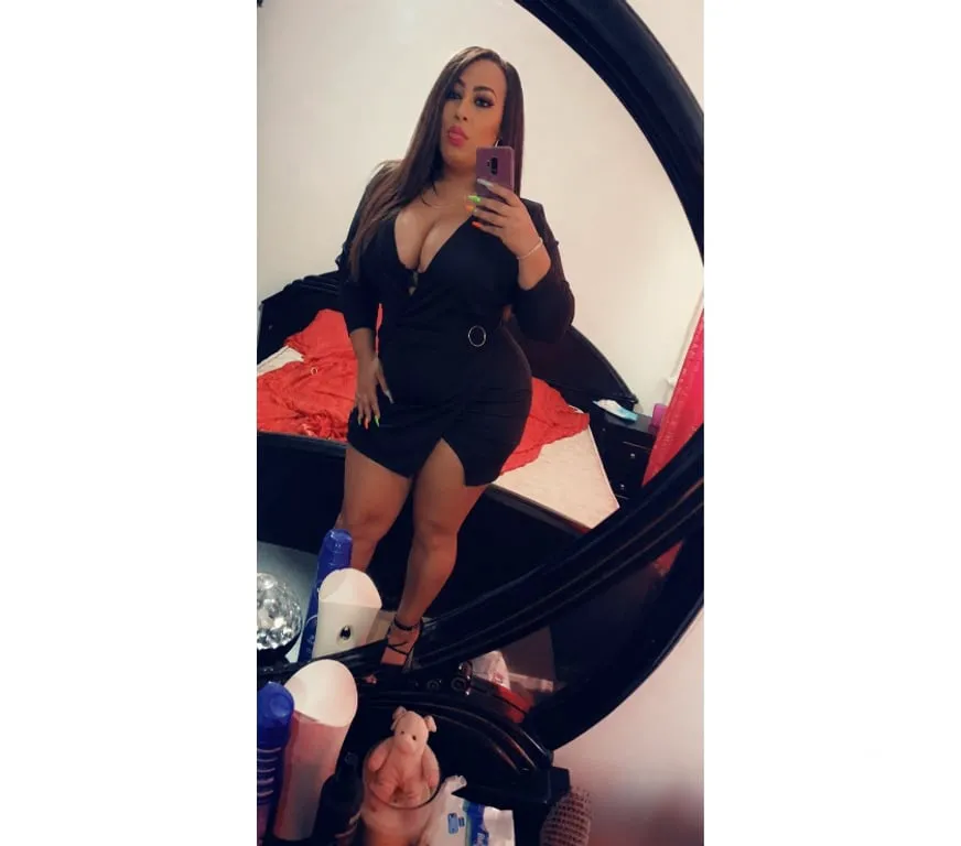 Escorts Doncaster, England New TRANSEXUAL curvy party big boobs🍑❤️