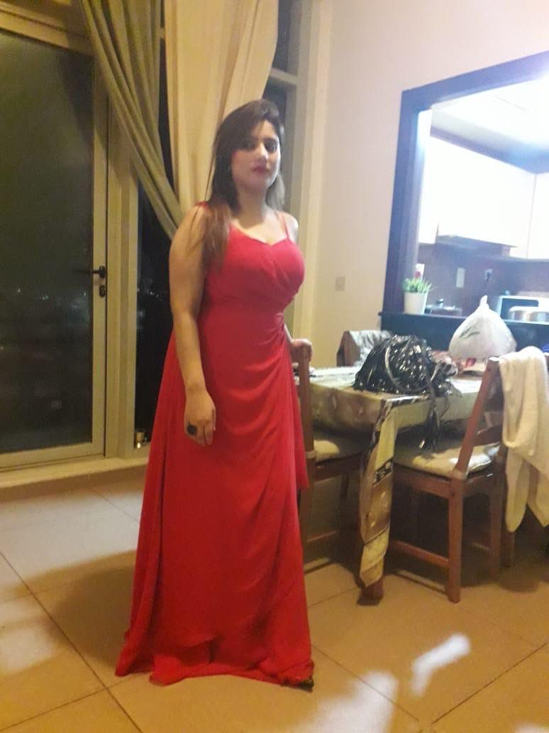 Escorts Dubai, United Arab Emirates Roshini Indian Milf