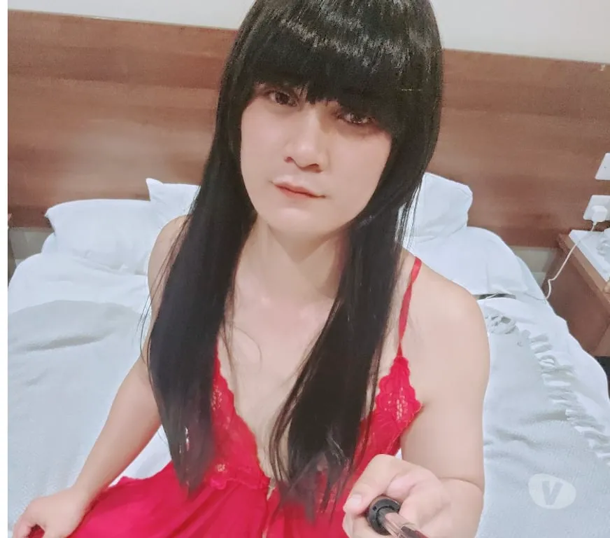 Escorts Elm Park Sexy Thai femboy