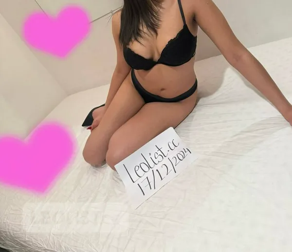 Escorts Delta, British Columbia very sexy brand new first day at job Zara Mona Fifi