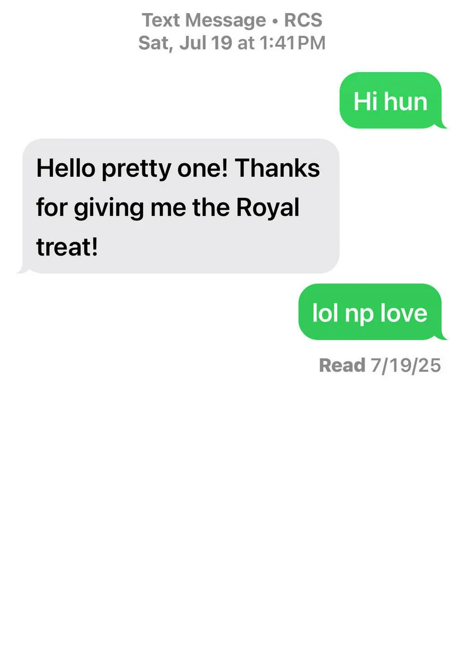 Escorts Kitchener, Ontario Tiny_royal3