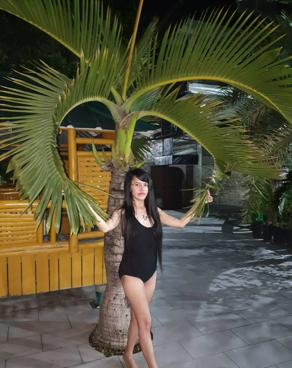 Escorts Manila, Philippines Kisses Escort/camshow