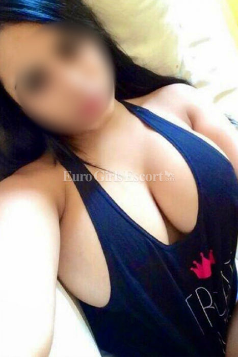 Escorts Vadodara, India Mona