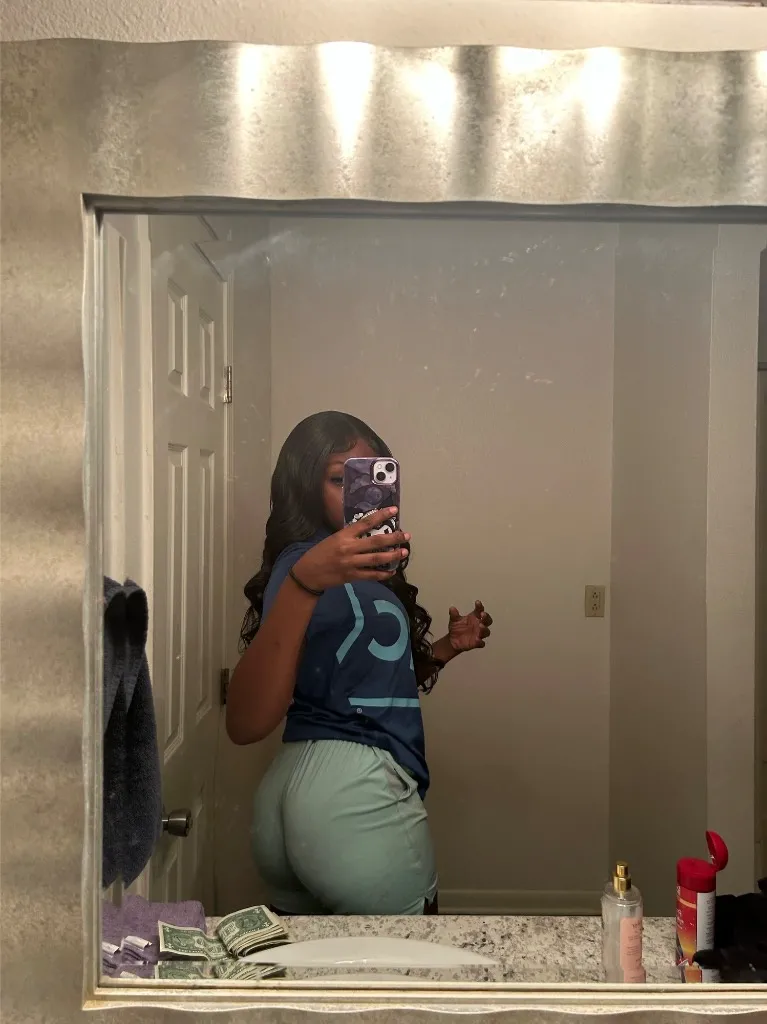 Escorts Santa Barbara, California The origonal chocolate baddie 😛 Avaliable now - 20