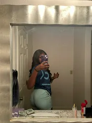Escorts Santa Barbara, California The origonal chocolate baddie 😛 Avaliable now - 20