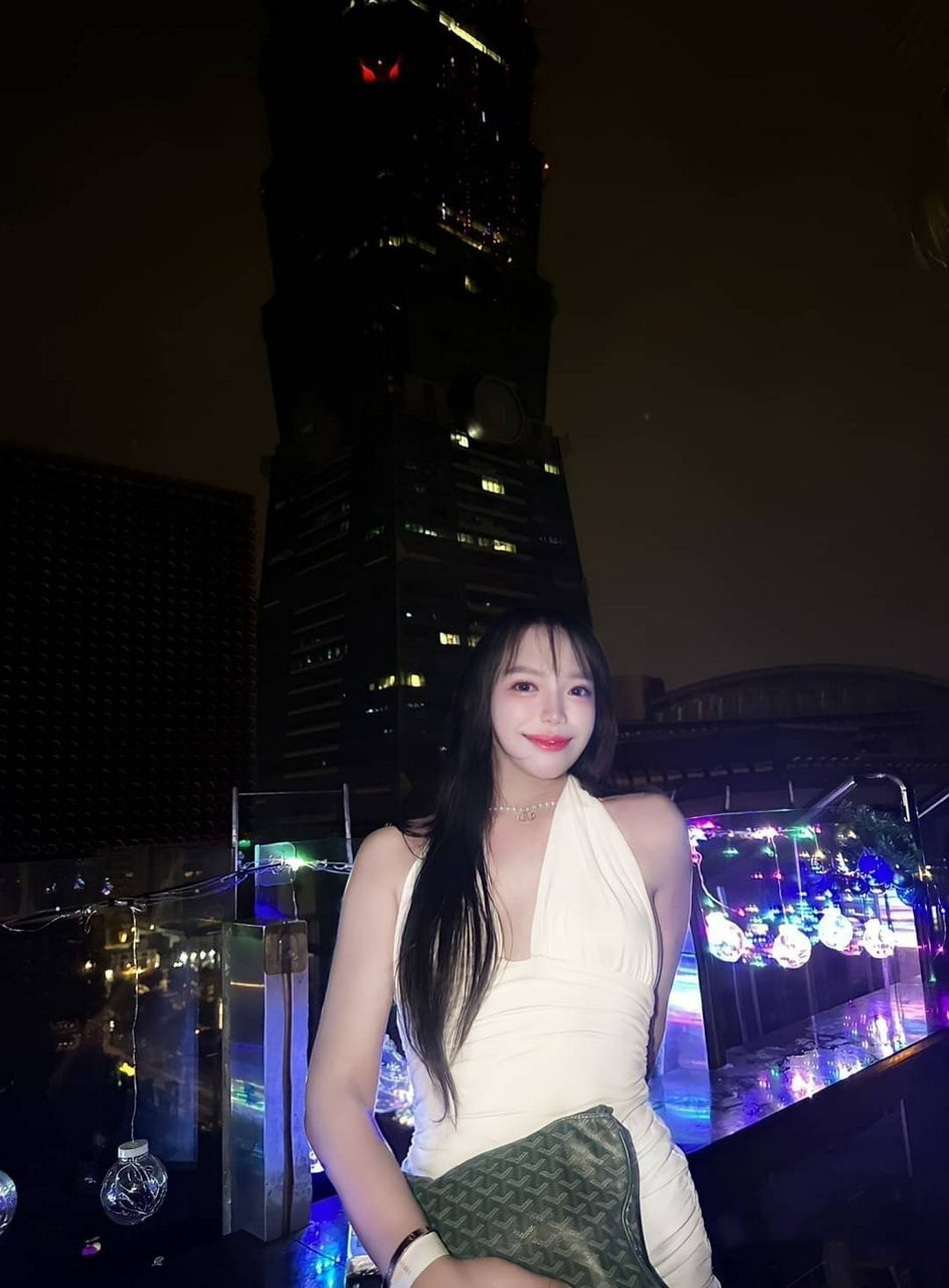 Escorts Osaka, Japan Rinda suck very good