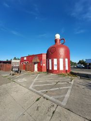 Portland, Oregon The Sandy Jug