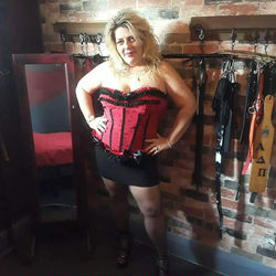 Escorts Pittsburgh, Pennsylvania Come play with your Goddess Candy