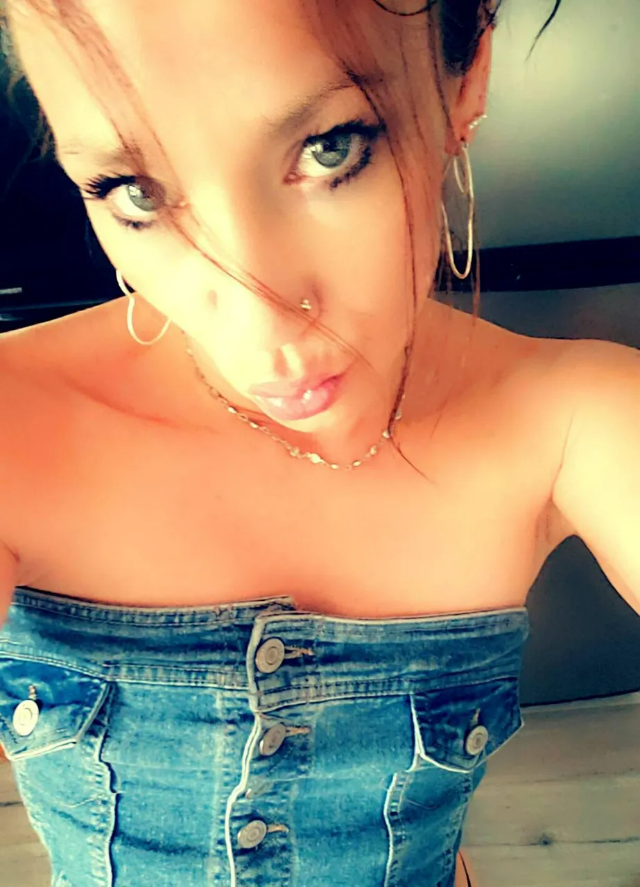 Escorts Kitchener, Ontario Melanie