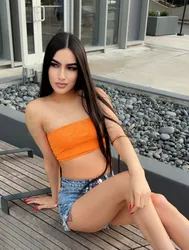 Escorts Chicago, Illinois Laura