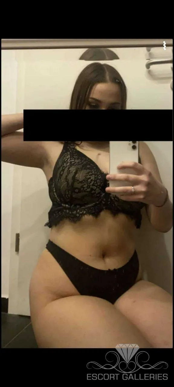 Escorts Dusseldorf, Germany Julia