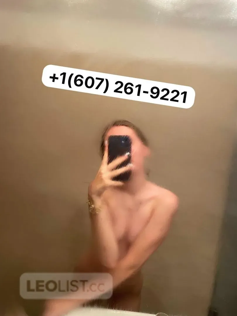 Escorts Vernon, British Columbia Ashley