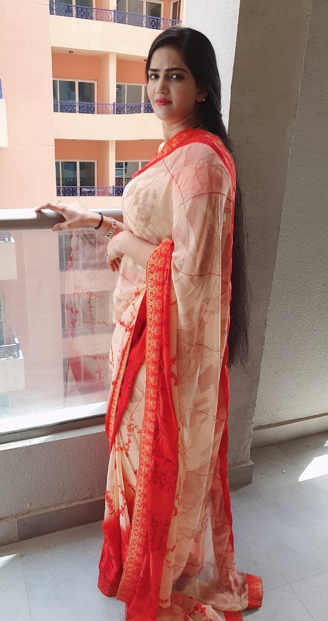 Escorts Dubai, United Arab Emirates Nandini Sexy