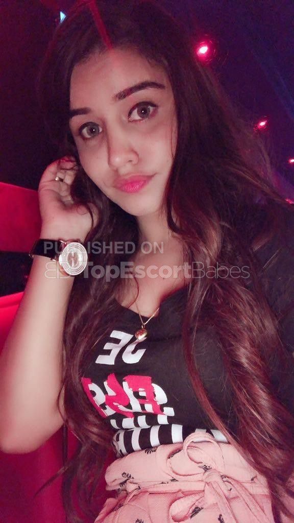 Escorts Dubai, United Arab Emirates Sanjana Indian Girl