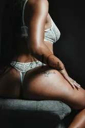 Escorts Medellin, Colombia Miss Idocrasa