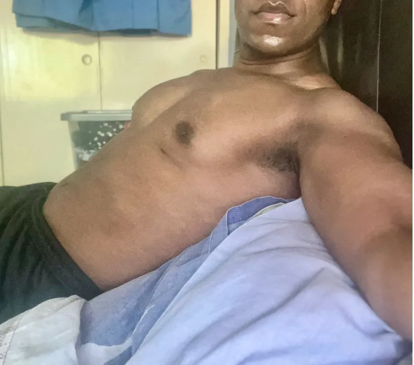 Escorts Bi Black Hung Guy Available