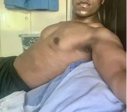 Escorts Bi Black Hung Guy Available