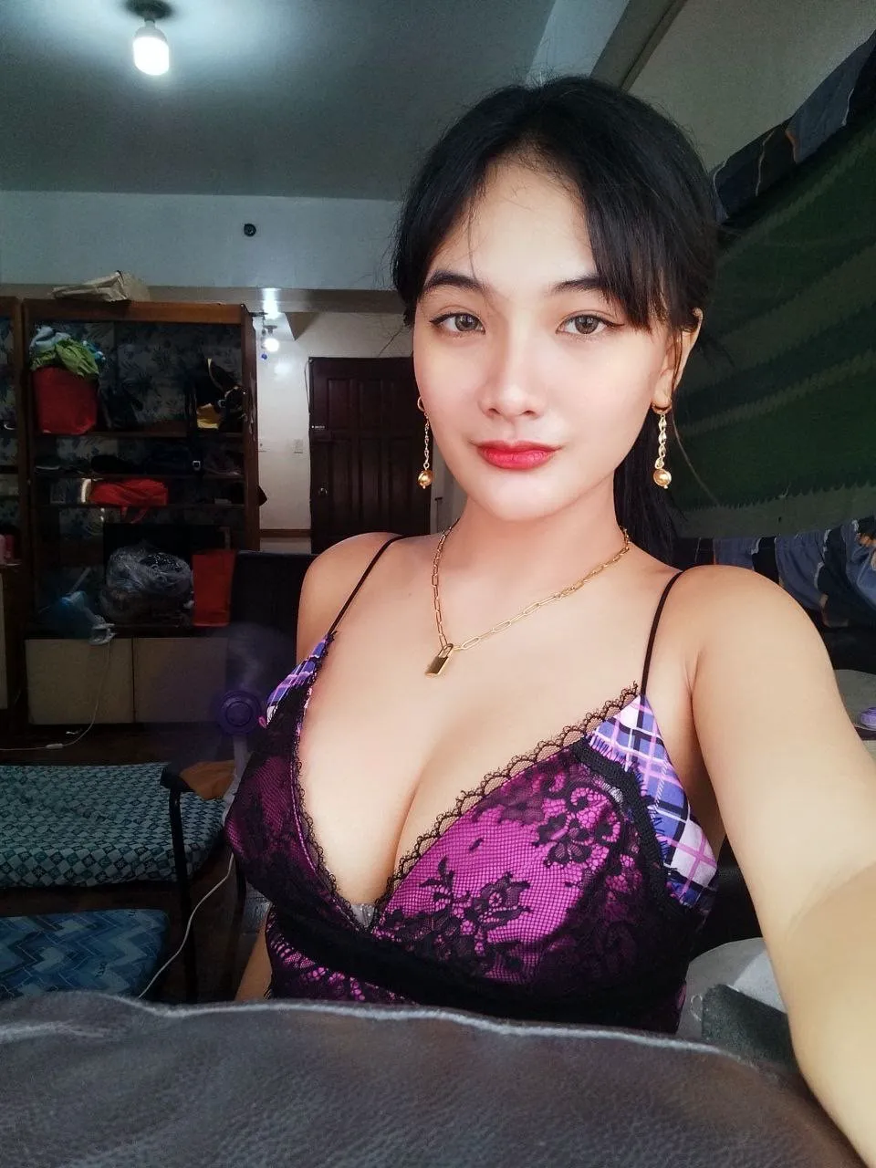 Escorts Makati City, Philippines ZOE Eighteen