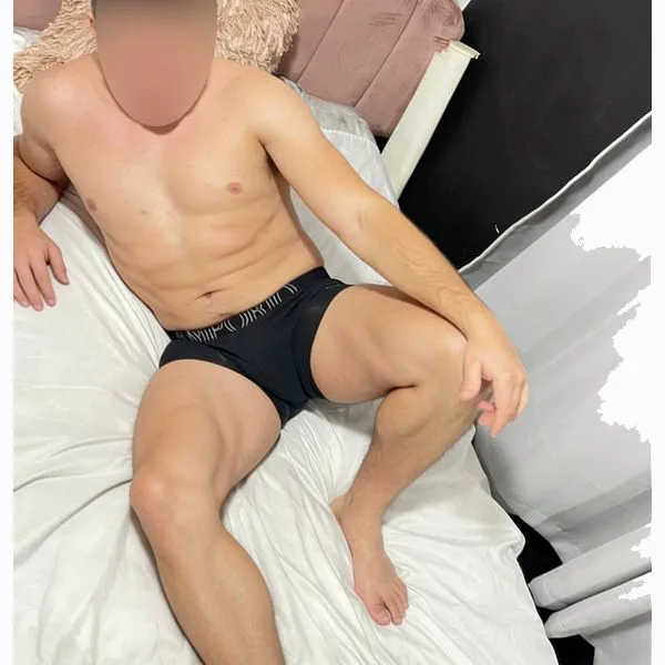 Escorts Montreal, Quebec Valentinocast