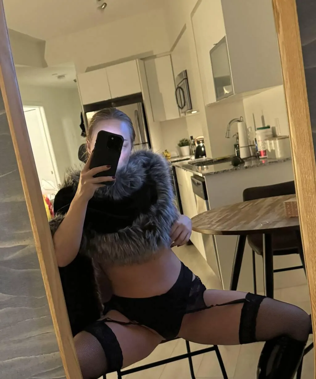 Escorts Toronto, Ontario hedonistic and sensual sweetie_girl next door_all natural