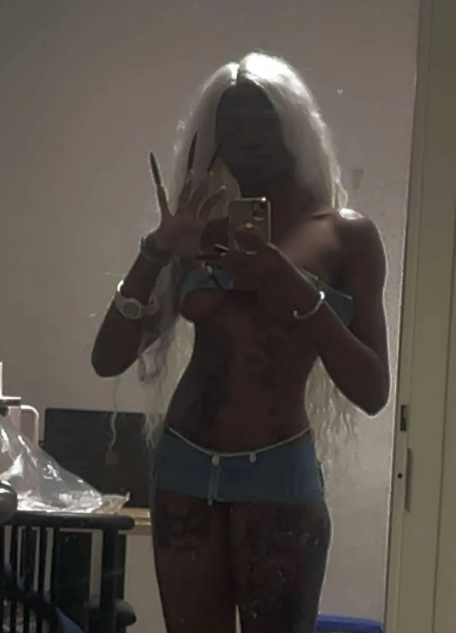 Escorts Scarborough, Ontario tattooed horny creamy college student