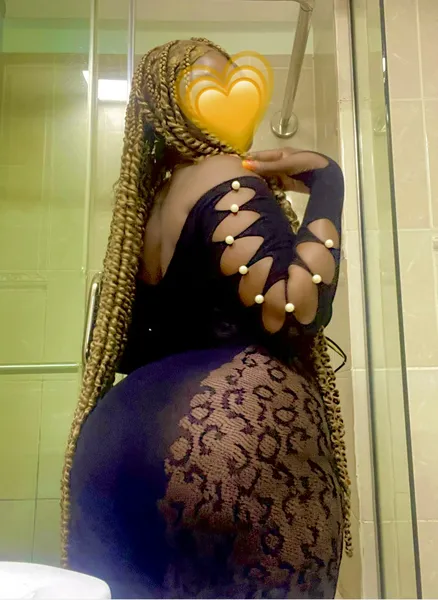 Escorts Benin City, Nigeria Sexy Pee