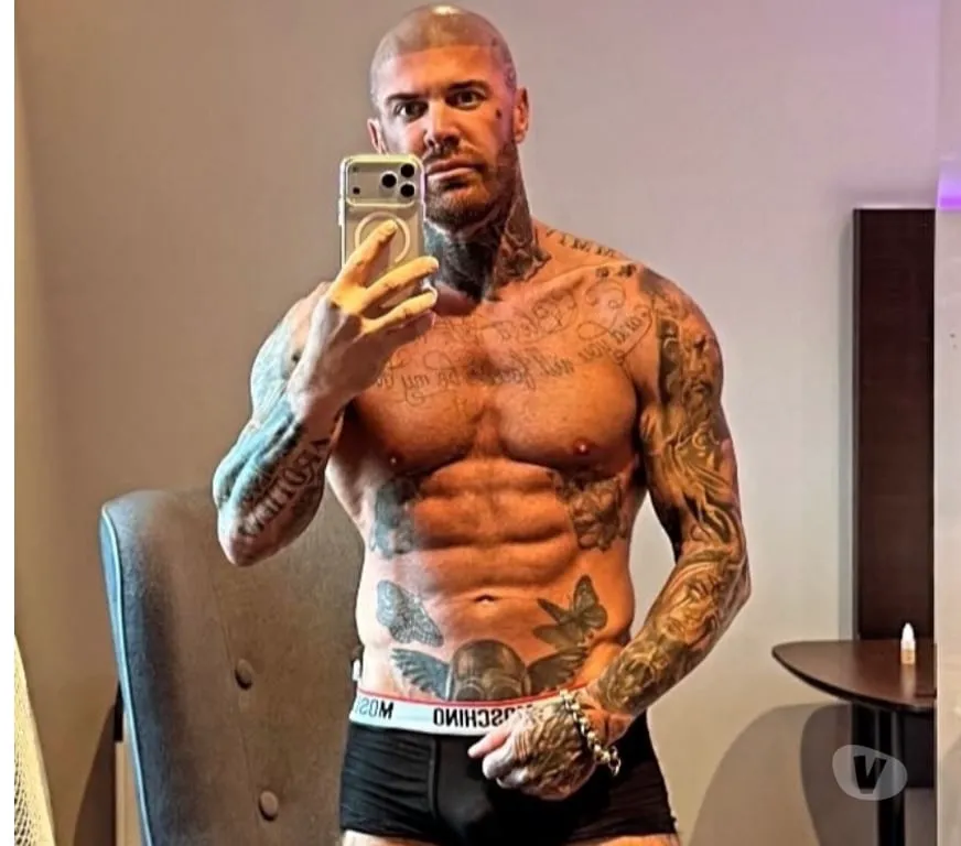 Escorts London, England MR Murdz Masculine Tattooed gym fit man insta rob_murdz