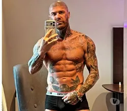 Escorts London, England MR Murdz Masculine Tattooed gym fit man insta rob_murdz