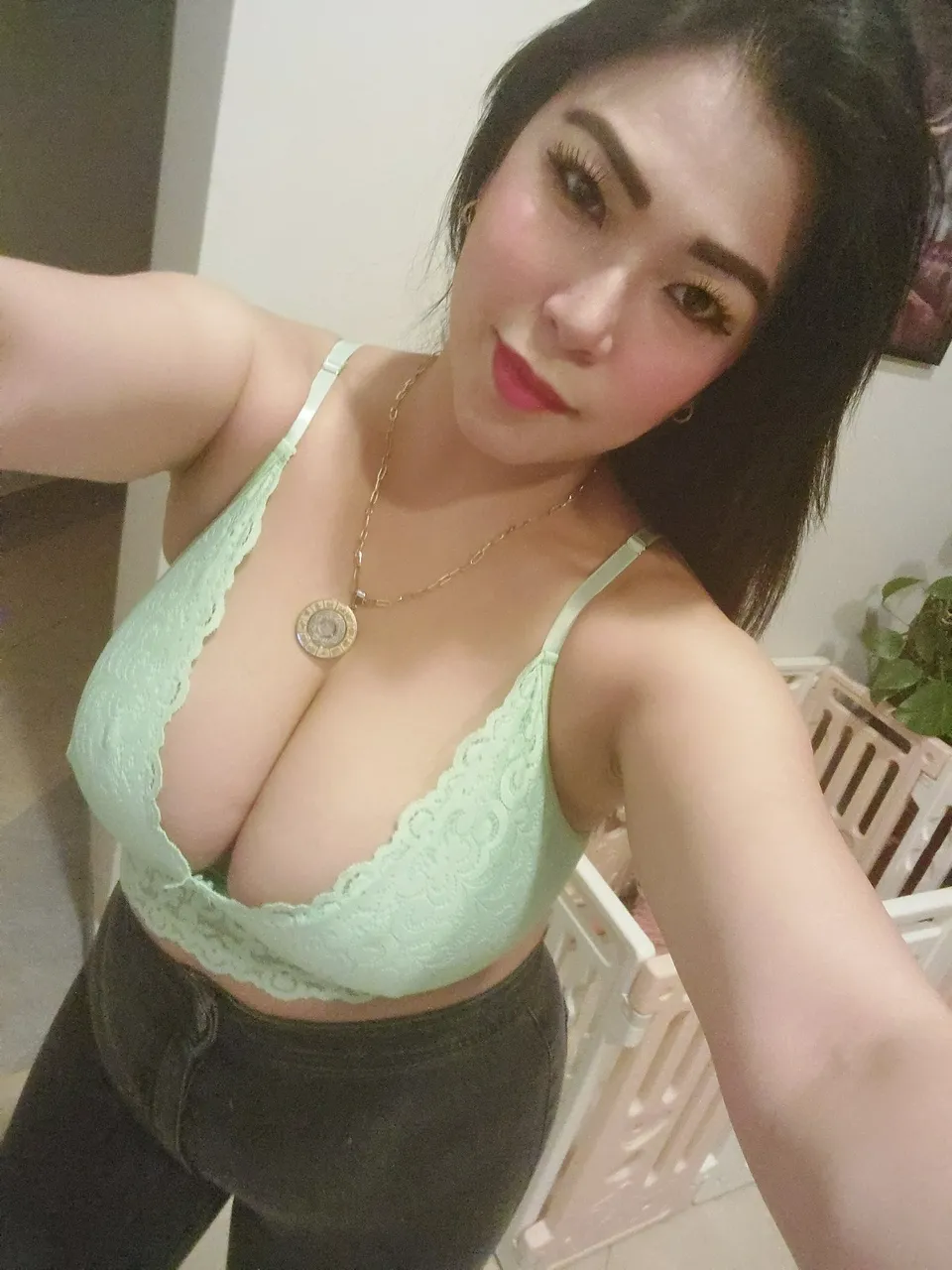 Escorts Dubai, United Arab Emirates Pinay Big Boobs