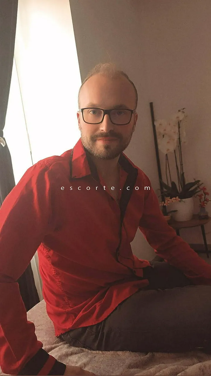 Escorts Paris, France Jerem