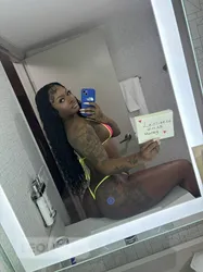 Escorts Mississauga, Ontario Honey