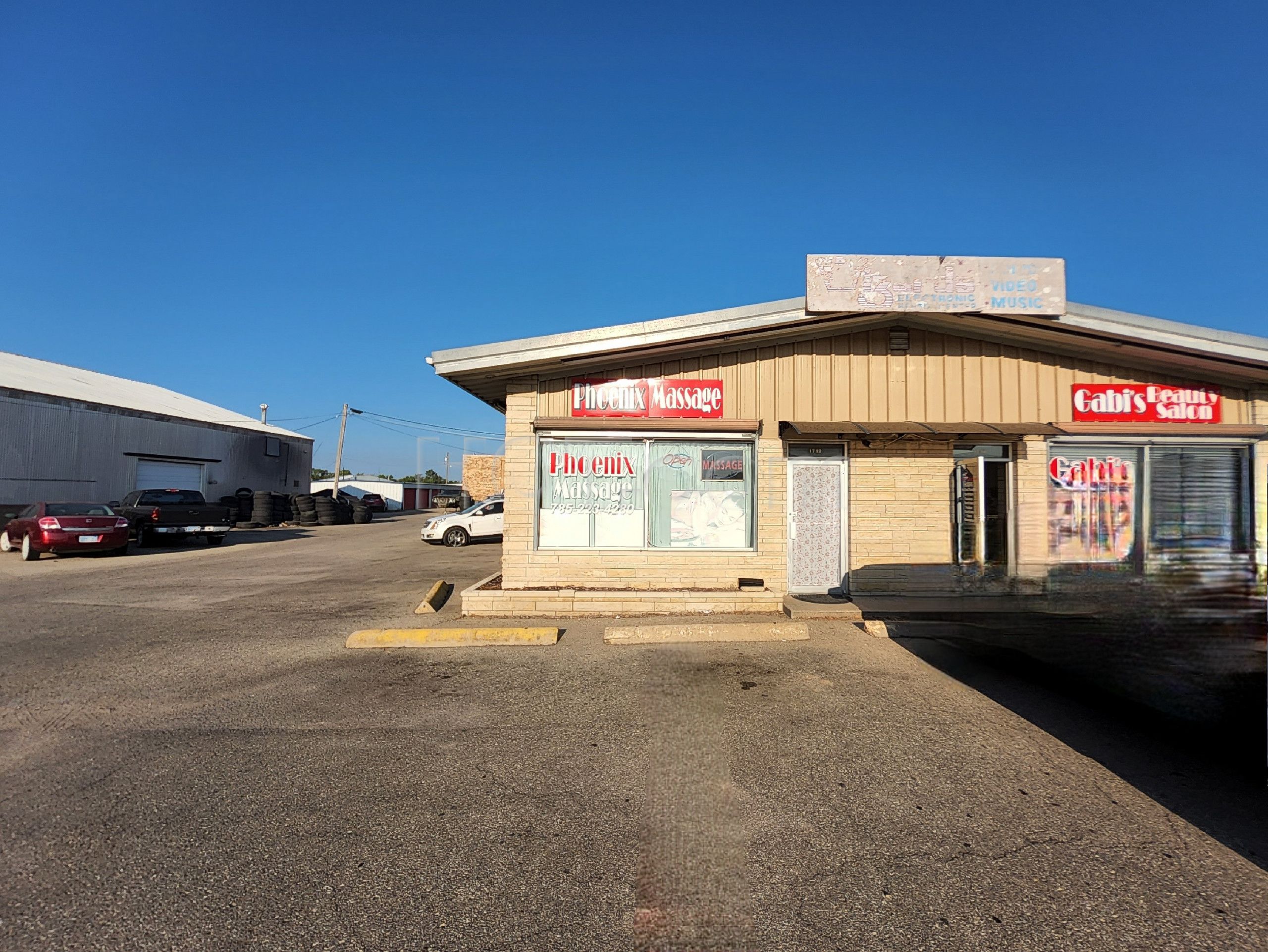 Junction City, Kansas Phoenix Massage