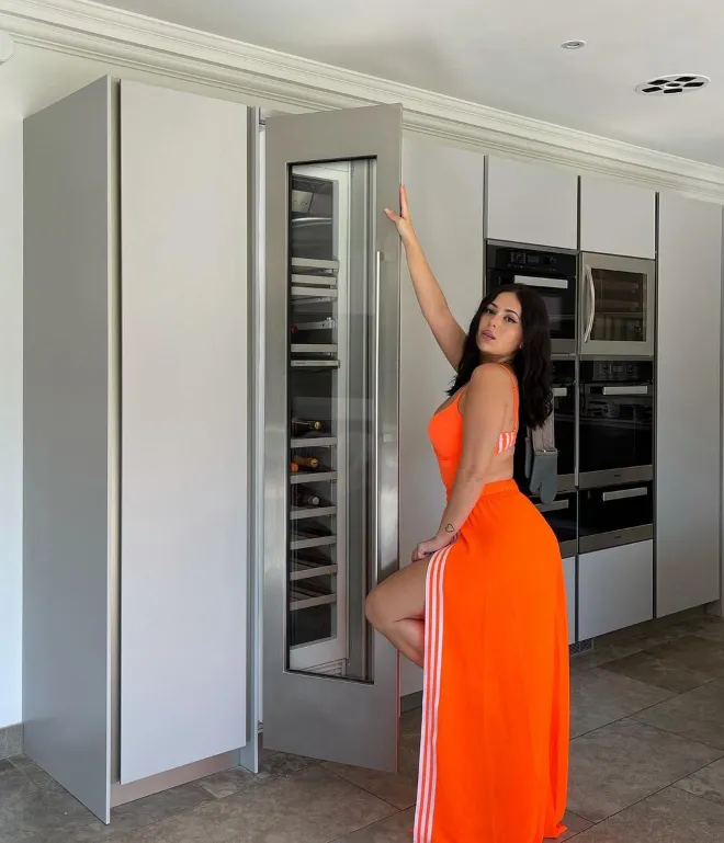 Escorts Amsterdam, Netherlands Marina