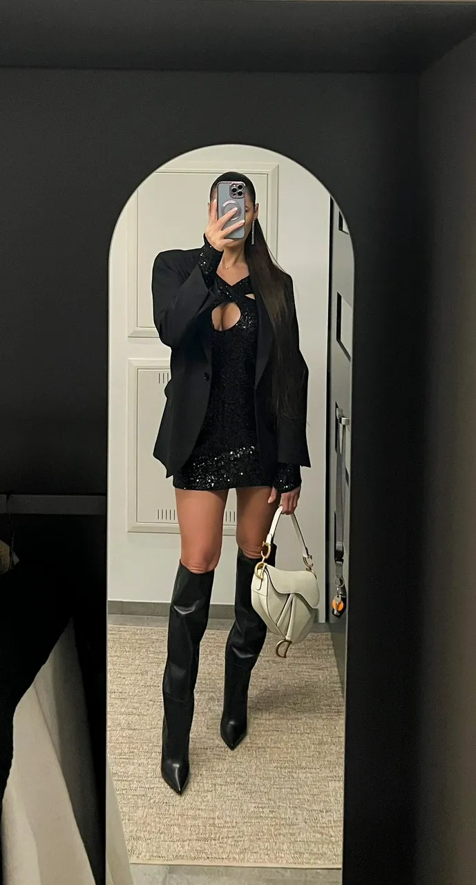 Escorts Dubai, United Arab Emirates Elite Nina Rose
