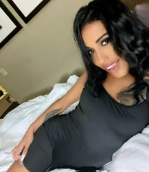 Escorts Virginia Beach, Virginia Lía latina | Latina nueva en la ciudad