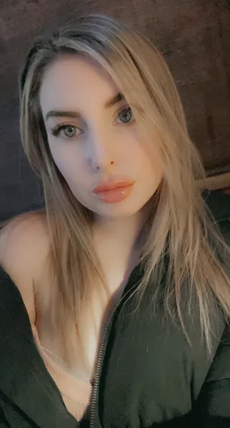 Escorts Charlotte, North Carolina Essie