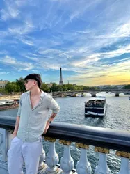 Escorts Bucharest, Romania LorenzoPadilha